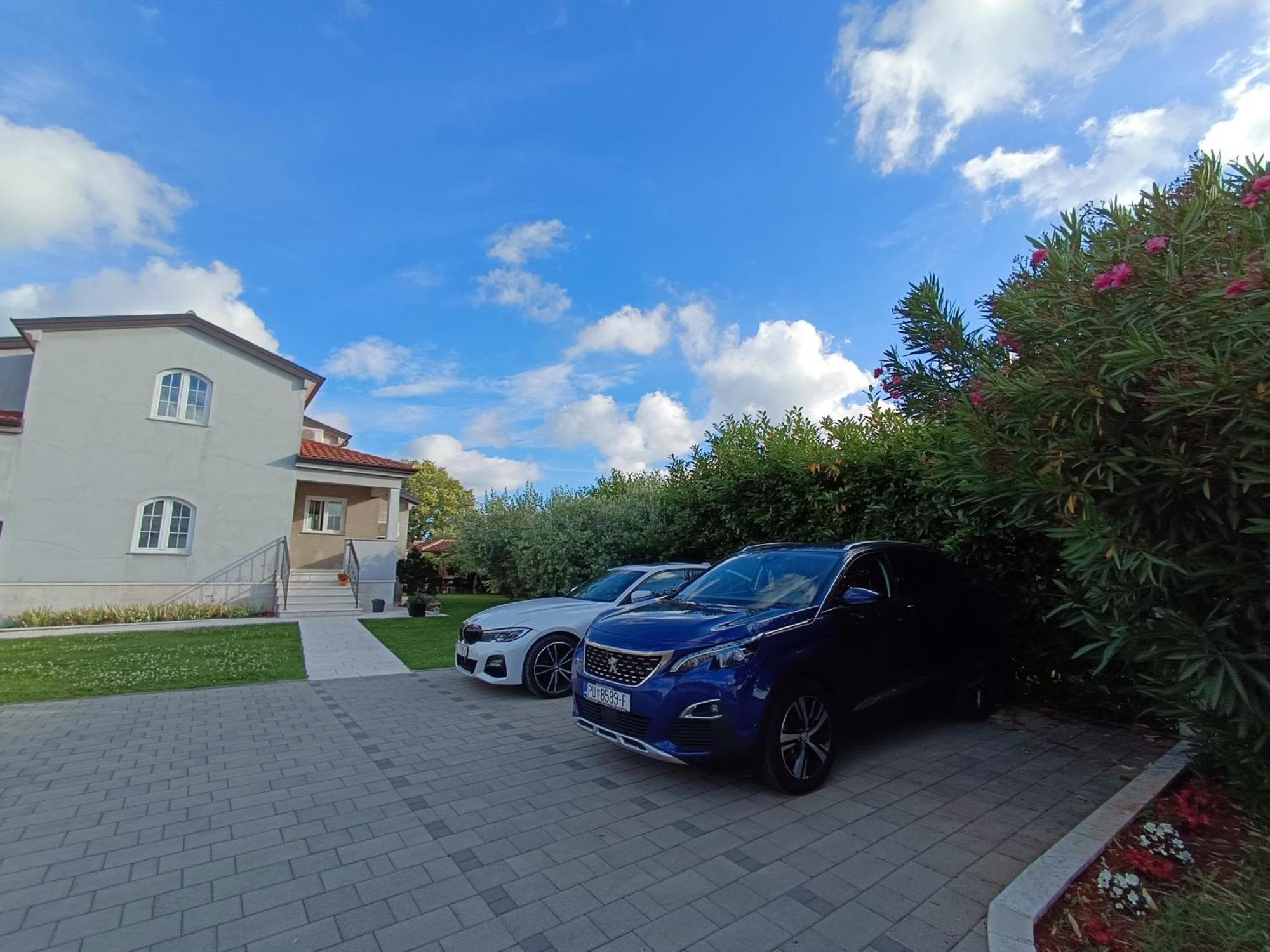 Apartman Ika Umag Bagian luar foto
