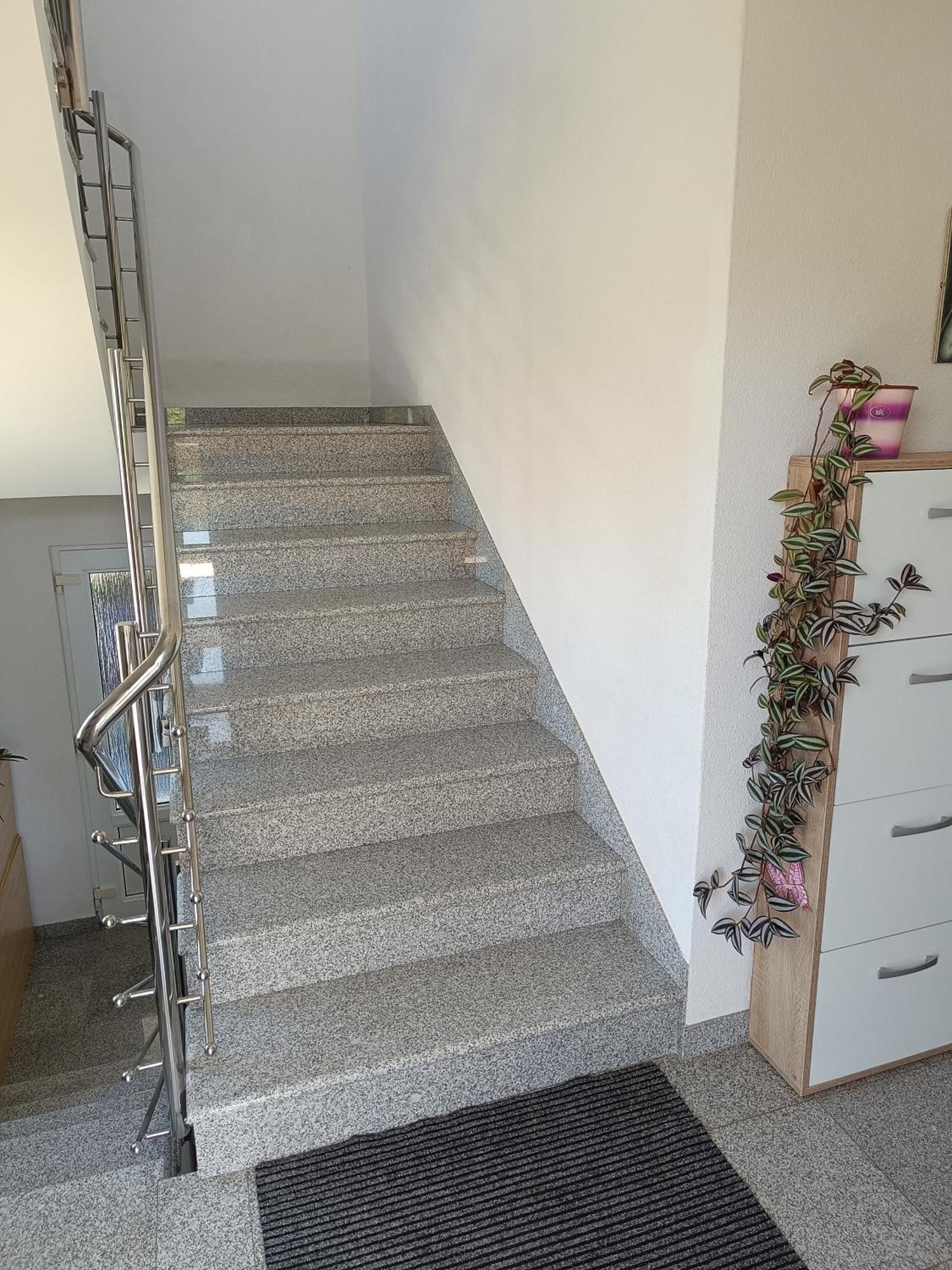 Apartman Ika Umag Bagian luar foto