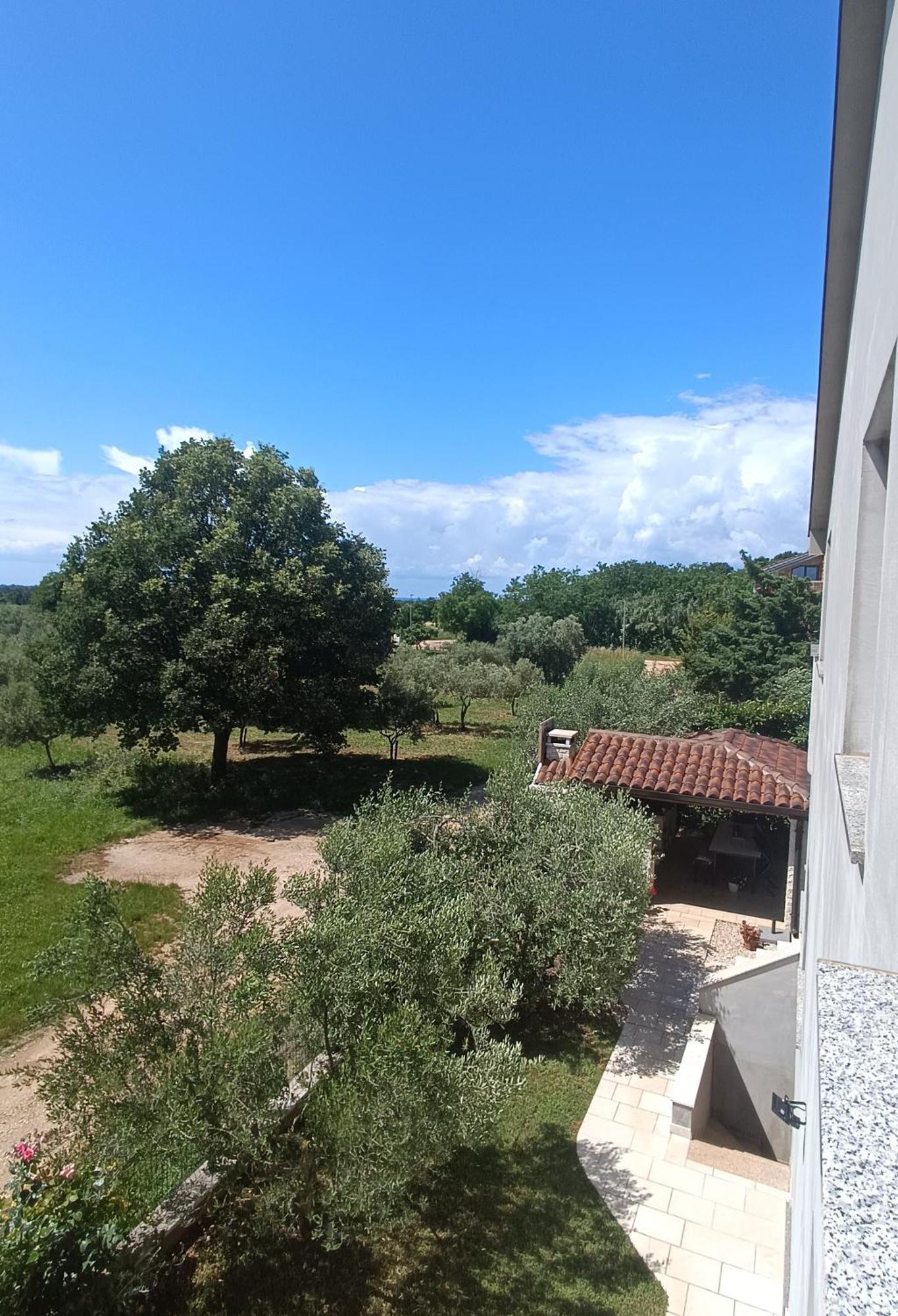 Apartman Ika Umag Bagian luar foto