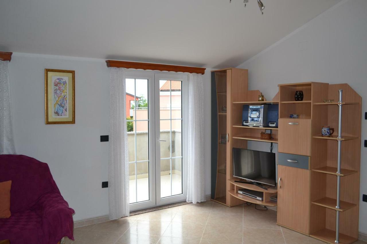 Apartman Ika Umag Bagian luar foto