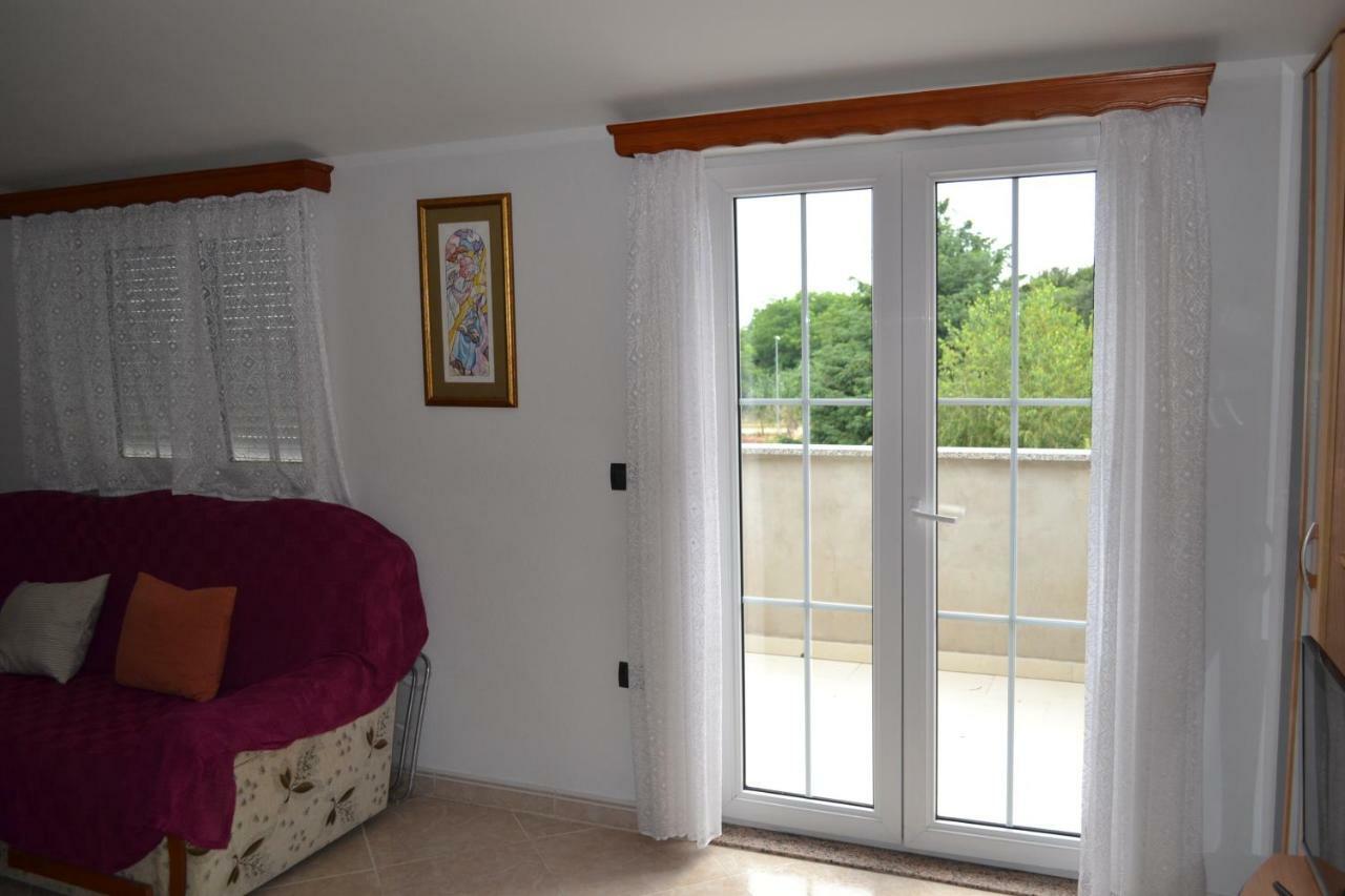 Apartman Ika Umag Bagian luar foto